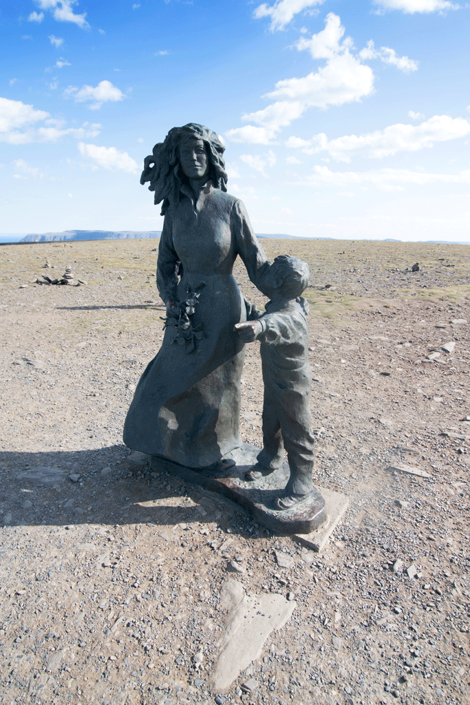 Mother and Child sculpture by Eva Rybakken